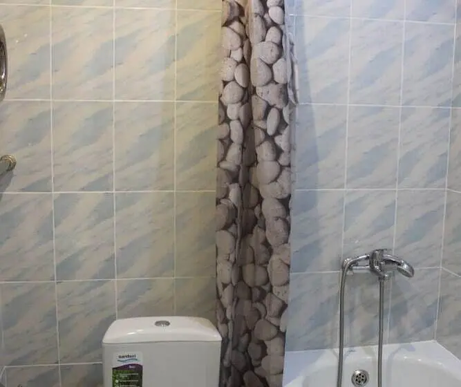 ルームシェアのワンベッド, Hostel Comfort