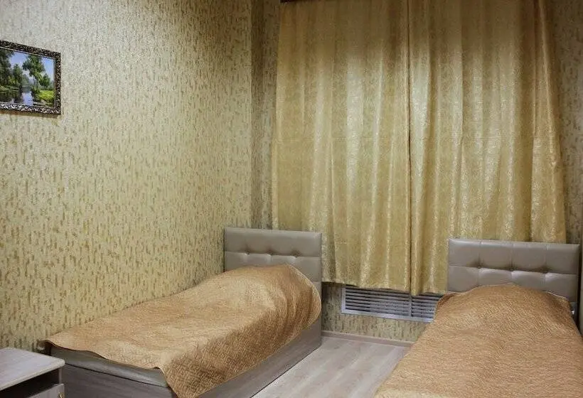 ルームシェアのワンベッド, Hostel Comfort