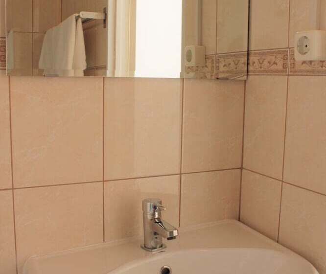 מיטה בחדר משותף, Karlov Most Hostel