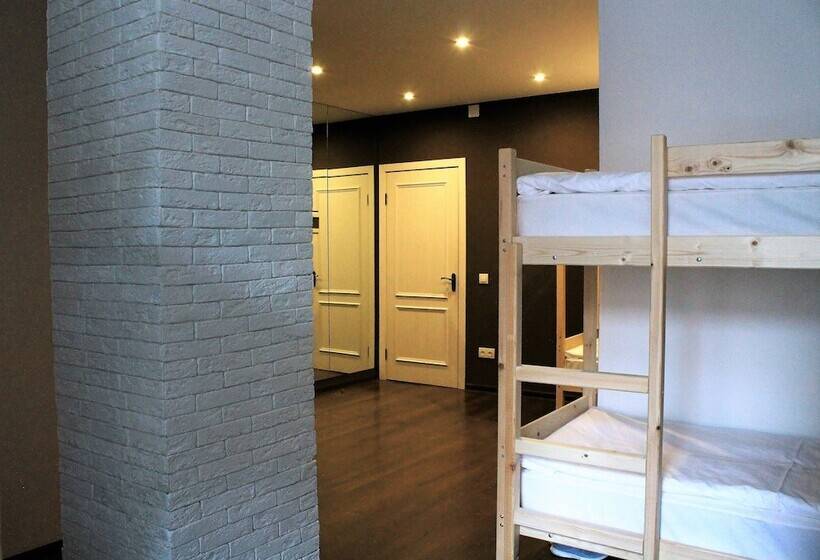 מיטה בחדר משותף, Karlov Most Hostel