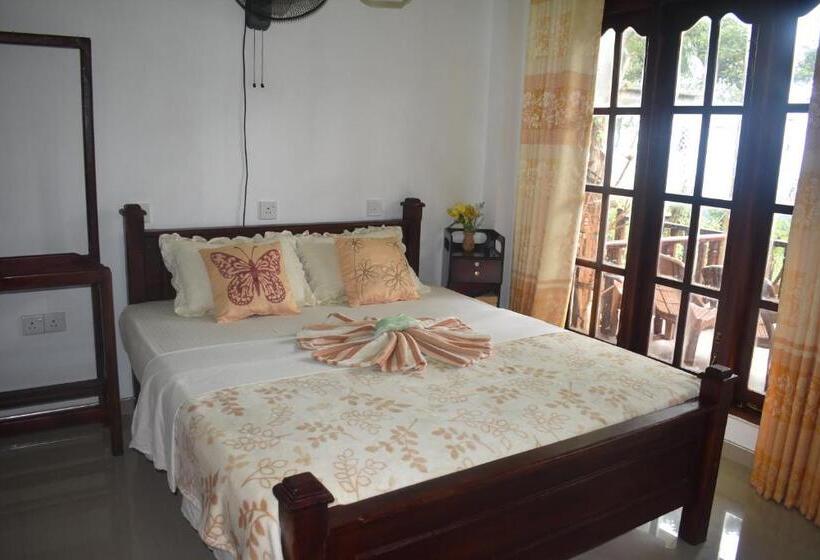 غرفة ديلوكس مزودة بشرفة, Pasan Guest