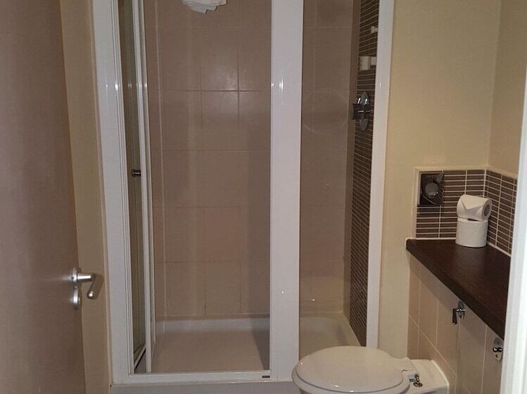 חדר סטנדרט, The Queensberry