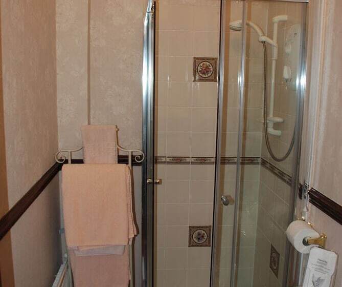 غرفة قياسية, Westview