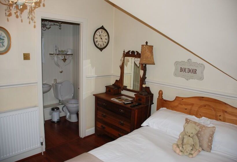 غرفة عائلية, Westview