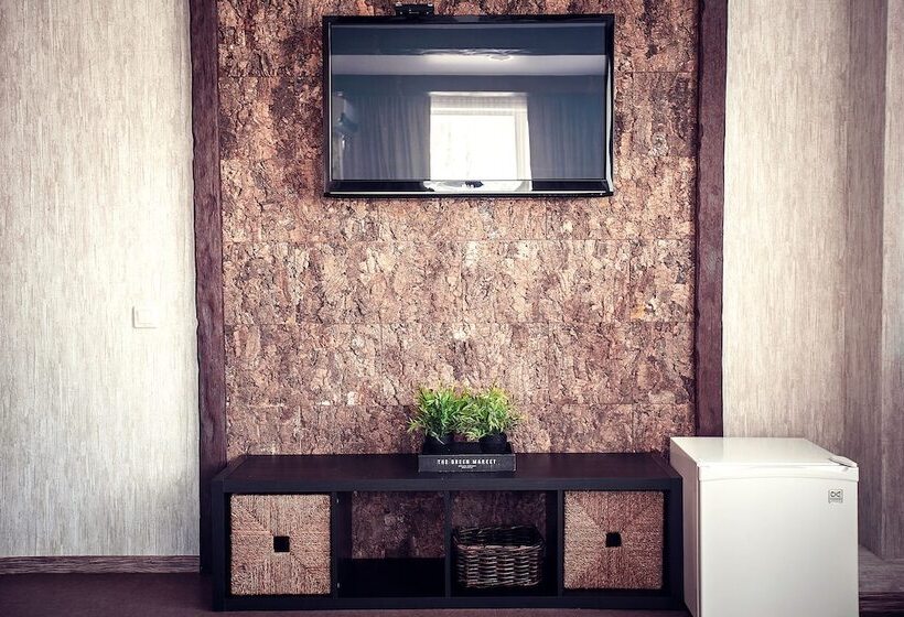 سوییت لوکس, Park Hotel Shishka