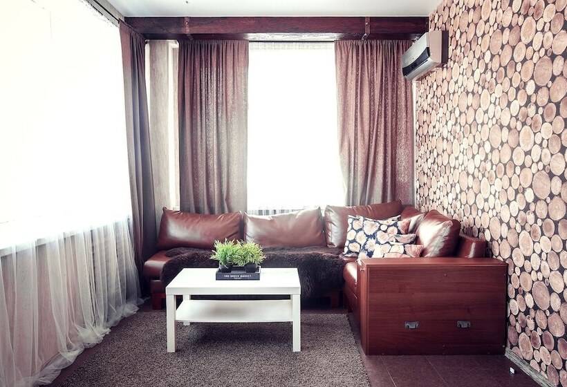 سوییت لوکس, Park Hotel Shishka