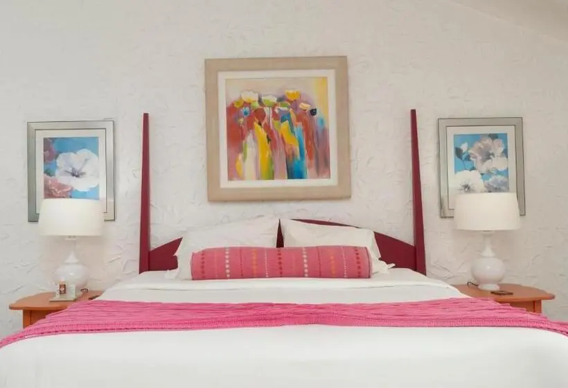 سوییت, Mount Cinnamon Beach Resort