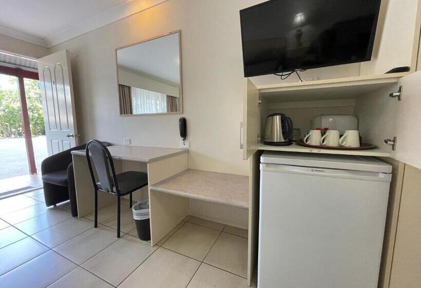 חדר סטנדרט יחיד מיטת קווין, Crows Nest Motel