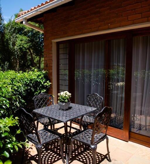 Семейный Номер, 37 On Charles