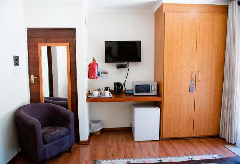 Номер Стандарт, 37 On Charles