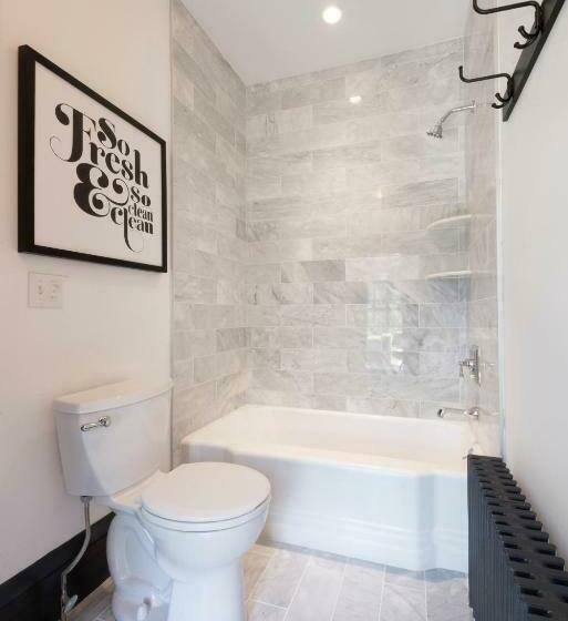 غرفة ديلوكس, Addison Choate