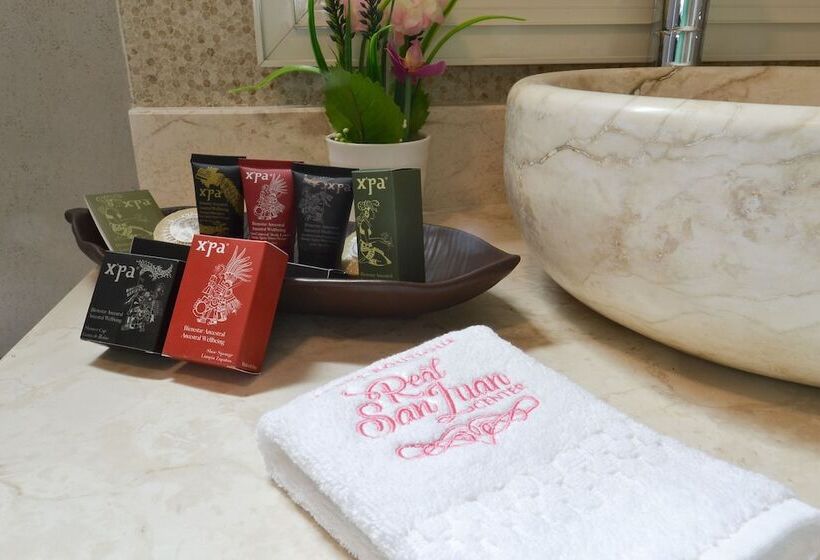 디럭스 스위트 킹 침대, Boutique Real San Juan Center