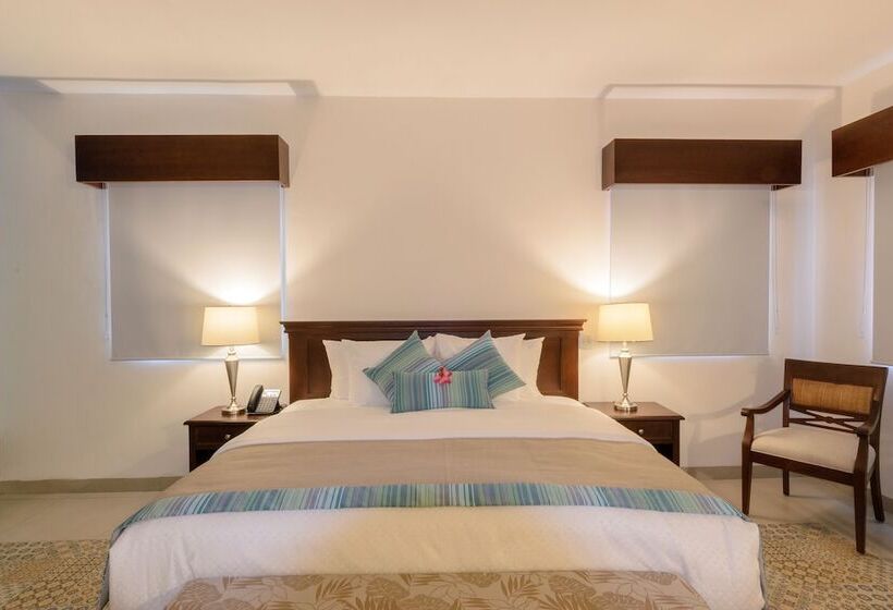 디럭스 스위트 킹 침대, Boutique Real San Juan Center