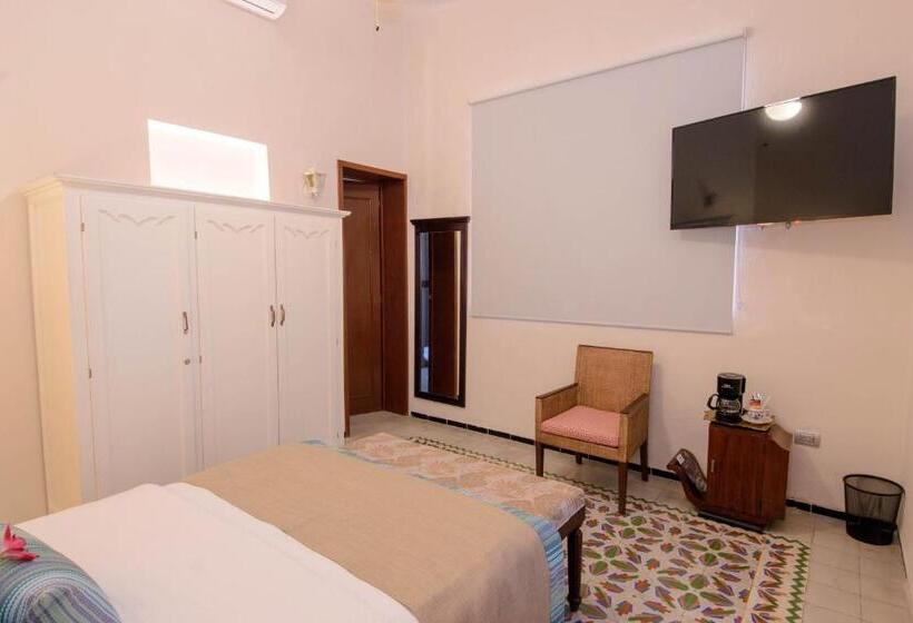 스위트, Boutique Real San Juan Center