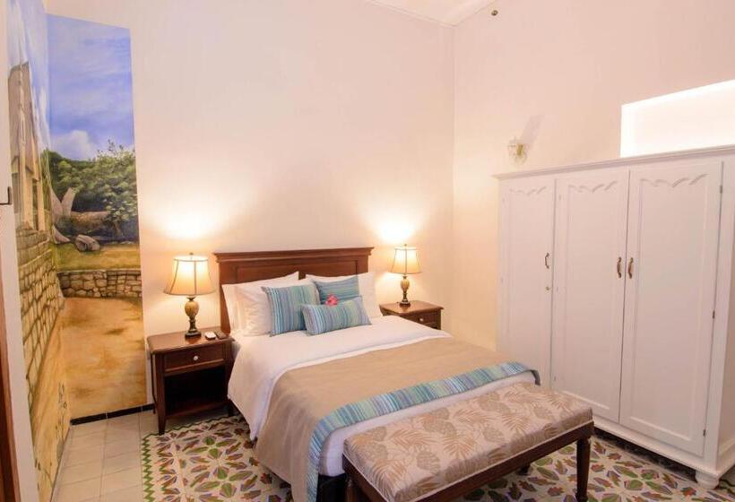 스위트, Boutique Real San Juan Center