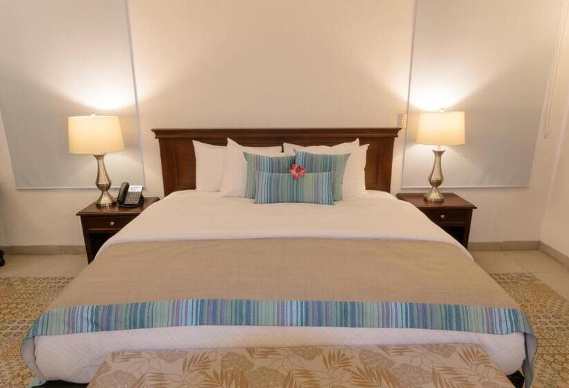 스위트, Boutique Real San Juan Center