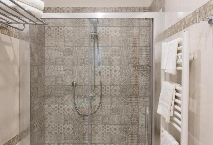 اتاق استاندارد چهار تخته, Buono B&b