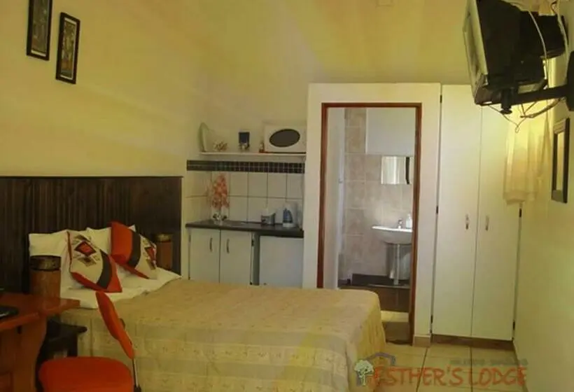 اتاق اکونومی, Esther's Lodge