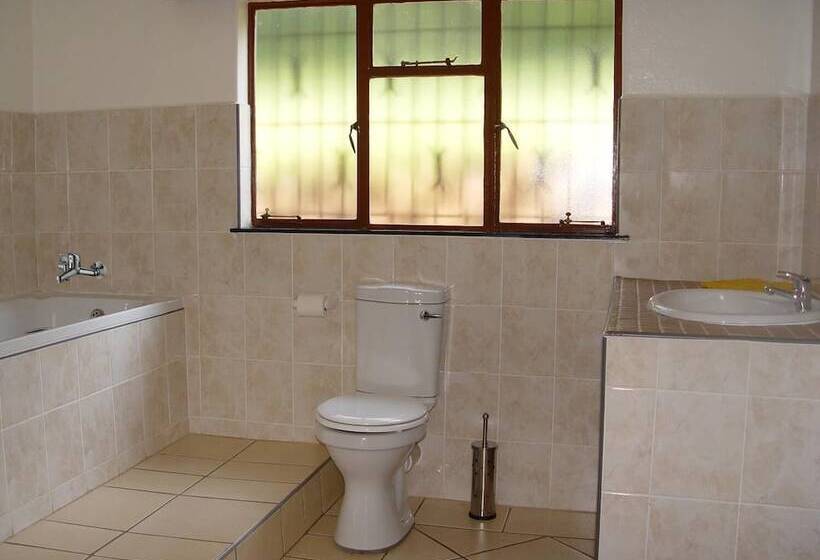 اتاق خانوادگی, Esther's Lodge