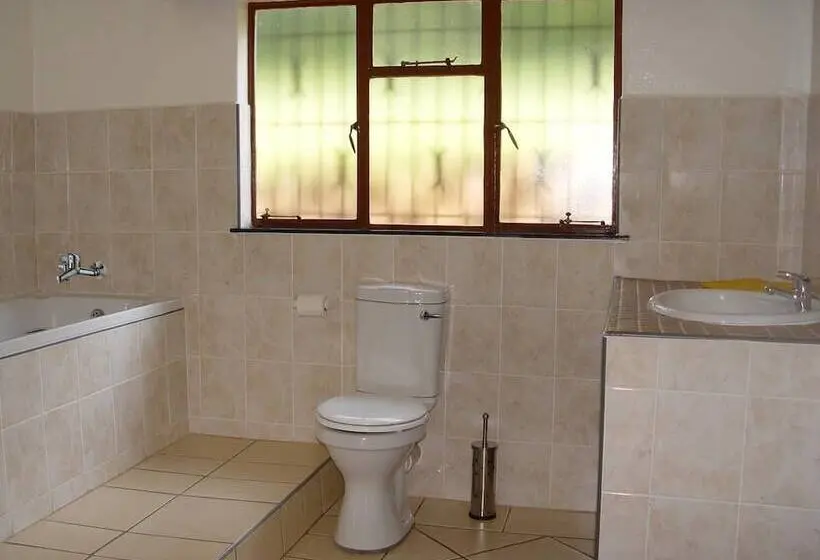 اتاق خانوادگی, Esther's Lodge