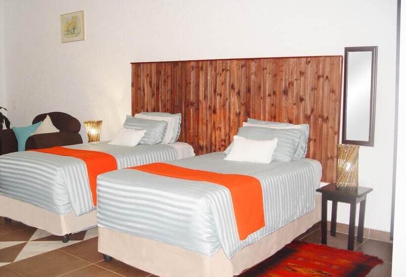 اتاق خانوادگی, Esther's Lodge