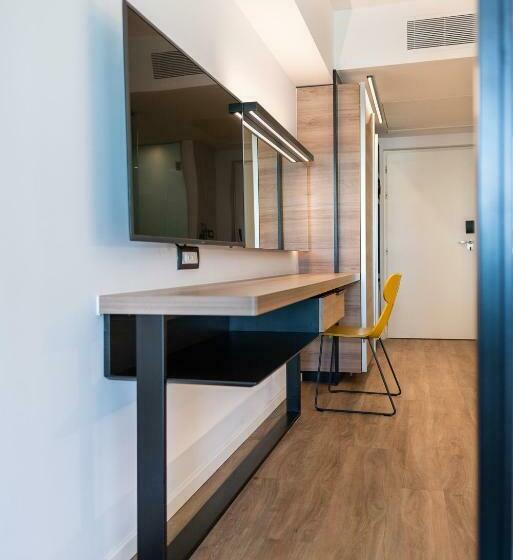 غرفة  كلاسيكية مطلة على حمام السباحة, Euphoria Resort  All Inclusive