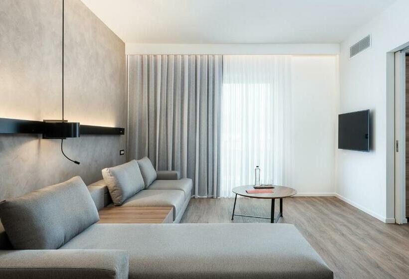 جناح مطلّ علي حمام السباحة, Euphoria Resort  All Inclusive