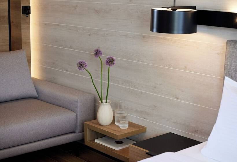 غرفة  كلاسيكية مطلة على حمام السباحة, Euphoria Resort  All Inclusive