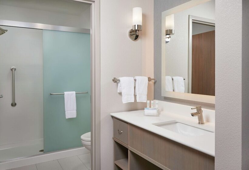 Люкс Кровать Кинг, Homewood Suites By Hilton Cincinnati Midtown, Oh