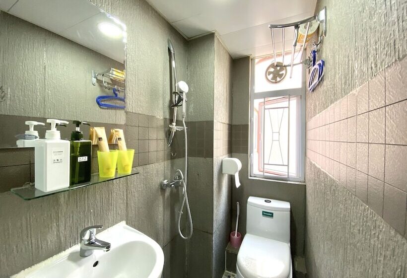 اتاق لوکس خانوادگی, Hong Kong Hostel