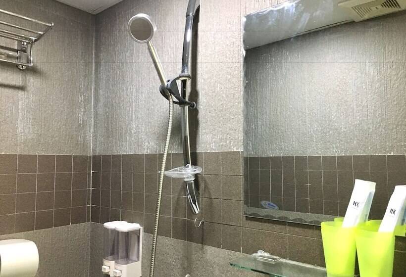 اتاق لوکس خانوادگی, Hong Kong Hostel
