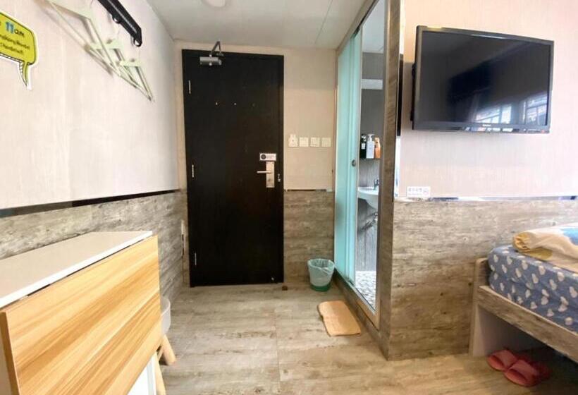 اتاق لوکس خانوادگی, Hong Kong Hostel