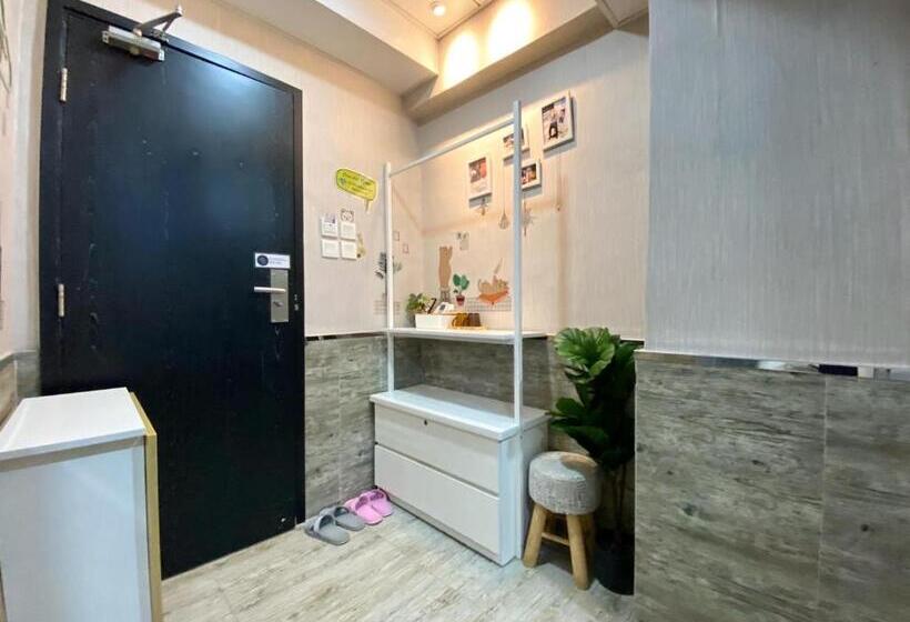 اتاق لوکس, Hong Kong Hostel