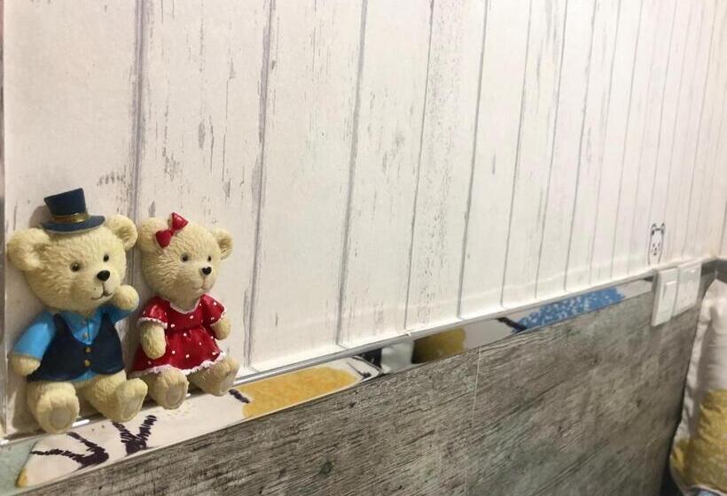 اتاق لوکس, Hong Kong Hostel