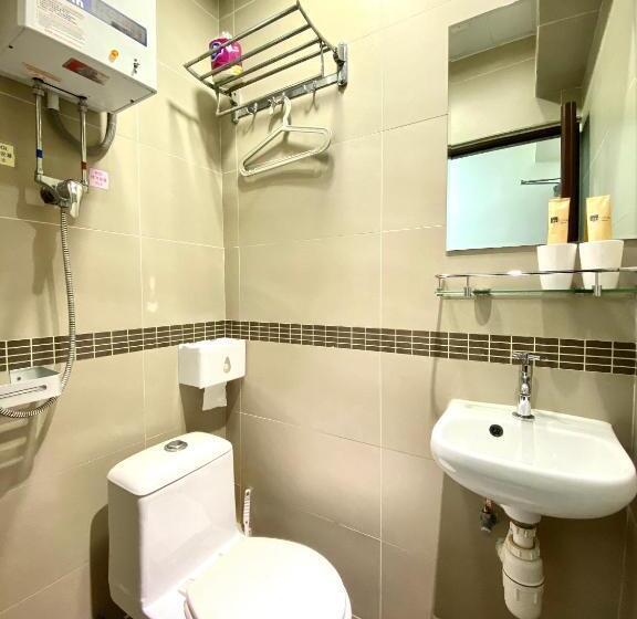 اتاق استاندارد یک نفره, Hong Kong Hostel