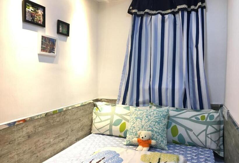 اتاق استاندارد یک نفره, Hong Kong Hostel