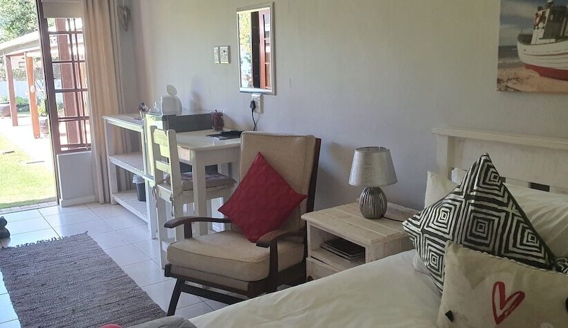 スタンダードルーム, Outeniqua Enroute