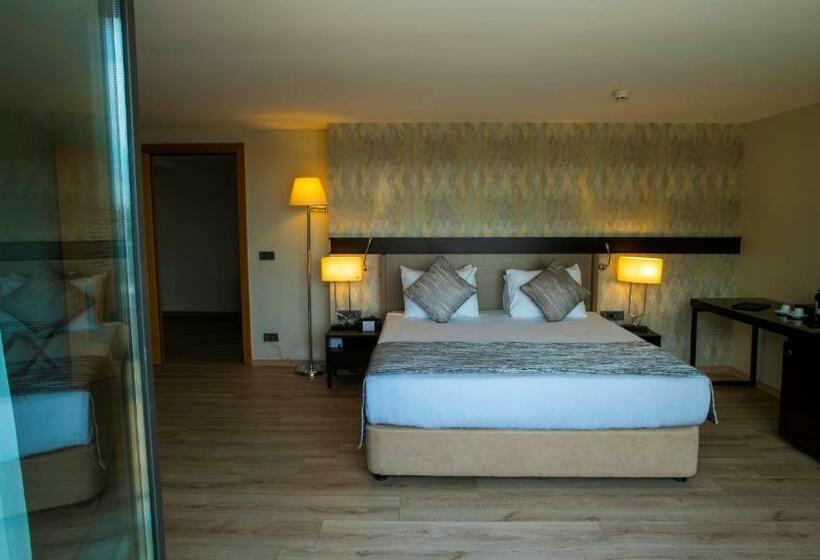 Suite with Terrace, Port Bosphorus