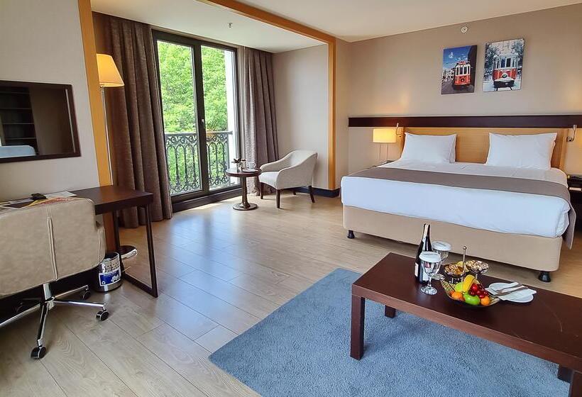 اتاق لوکس, Port Bosphorus