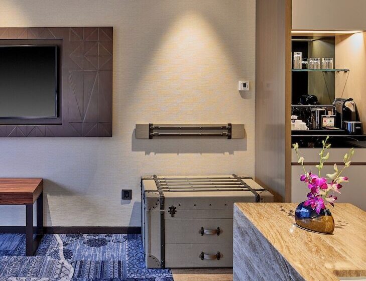 استودیوی استاندارد, The Den Bengaluru