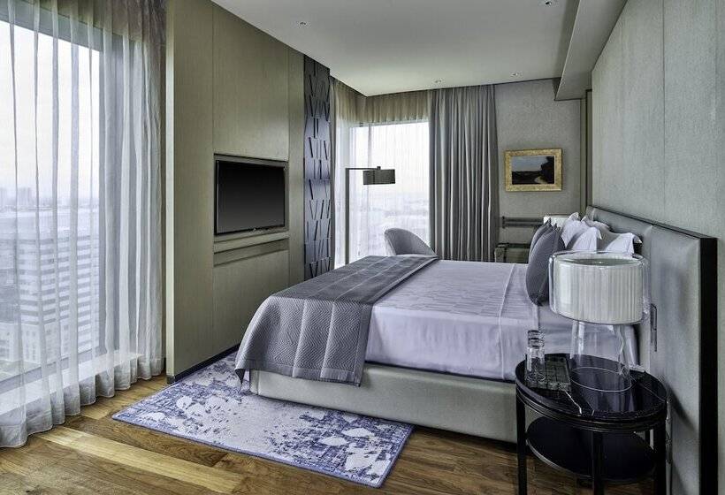 استودیوی استاندارد, The Den Bengaluru