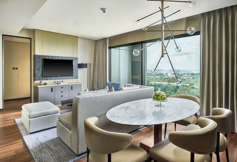 اتاق کلاب, The Den Bengaluru