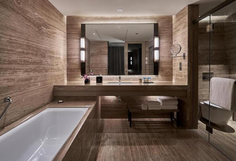 استودیوی استاندارد, The Den Bengaluru