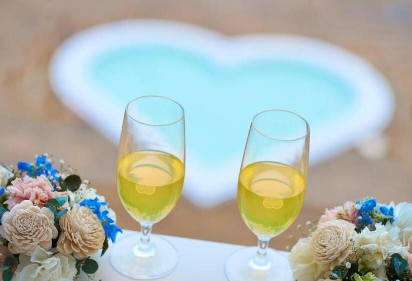 חדר סטנדרט, The Scene