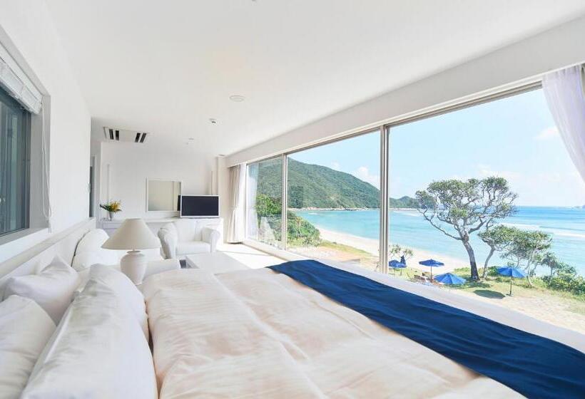 חדר דלוקס, The Scene