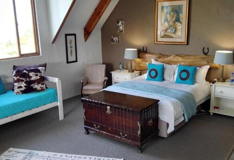 سوییت لوکس, Tniqua Stable Inn