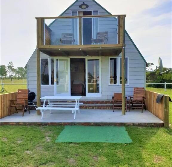 بانگلوی استاندارد, Tniqua Stable Inn