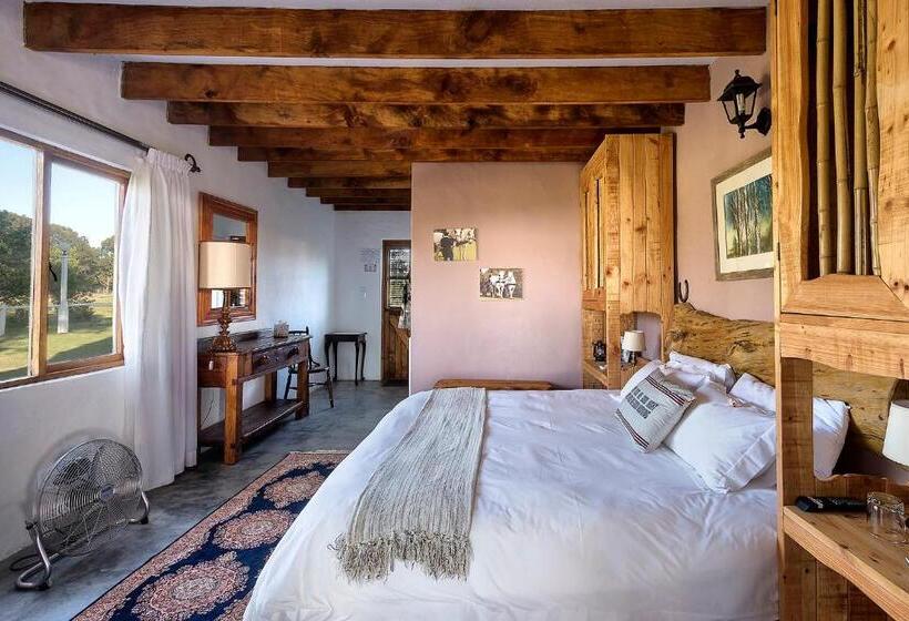 اتاق لوکس خانوادگی, Tniqua Stable Inn