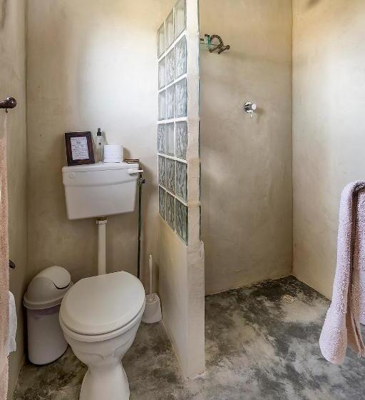 اتاق استاندارد, Tniqua Stable Inn