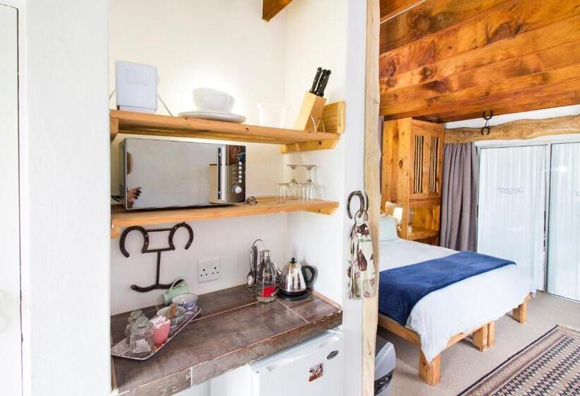 اتاق استاندارد, Tniqua Stable Inn